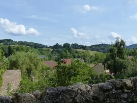 Maison de charme à Arfeuilles avec poêle à bois, 3 chambres - Photo 16