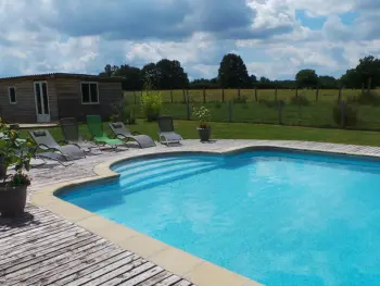 Gite à Creuzier le Neuf,Gîte familial avec piscine partagée, cheminée et jardin clos près de Vichy FR-1-489-76 N°833272