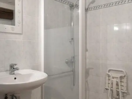 Gîte avec piscine partagée, terrasse et grand jardin - Photo 13