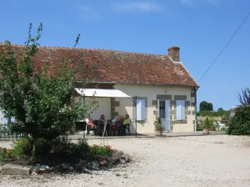 Gite à Bourbon l'Archambault,Fermette rénovée avec jardin clos, animaux acceptés, WiFi et parking FR-1-489-87 N°833277