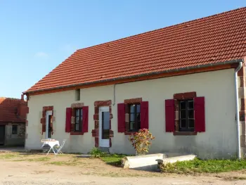 Gite à Vaumas,Grande maison moderne avec jardin, près de châteaux et du Parc Le Pal FR-1-489-99 N°833283