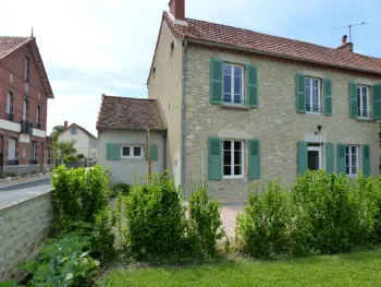 Gite à Saint Bonnet de Rochefort,Charmante maison rénovée avec jardin clos, 3 chambres, proche sites touristiques et villlage médiéval FR-1-489-105 N°833288