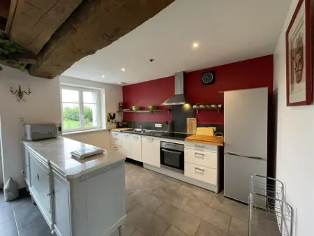 Maison bourbonnaise rénovée avec cour privée et terrasse paisible - Photo 1