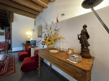 Maison bourbonnaise rénovée avec cour privée et terrasse paisible - Photo 5