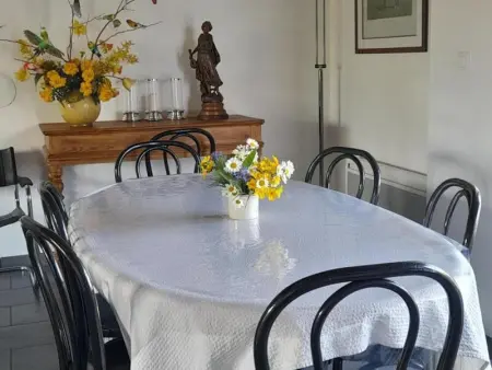 Maison bourbonnaise rénovée avec cour privée et terrasse paisible - Photo 8