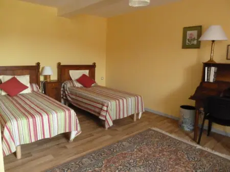 Maison bourbonnaise rénovée avec cour privée et terrasse paisible - Photo 17