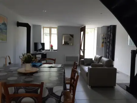 Charmante Fermette en Montagne Bourbonnaise - Animaux Bienvenus - Photo 2