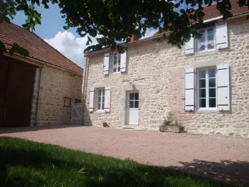 Gite à Saint Priest d'Andelot,Fermette rénovée avec piscine privative, charme authentique et confort contemporain FR-1-489-169 N°833318