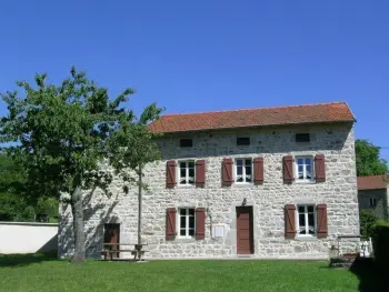 Gite à La Guillermie,Gîte familial avec jardin, proche de Vichy, 4 chambres, draps inclus, animaux acceptés FR-1-489-188 N°833328