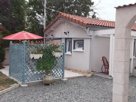 Studio champêtre avec piscine partagée et Wifi près de Vichy - Photo 6