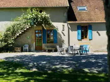 Gite in Souvigny,Gîte familial avec piscine, loisirs et nature près de Souvigny FR-1-489-231 N°833350