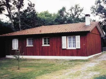 Gite à Lesperon,Maison typique en bois avec grand terrain, proche forêt et plage, Lesperon FR-1-360-386 N°833444