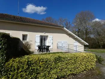 Gite à Angoumé,Gîte à la campagne entre Dax et l'océan, proche thermes, 2 chambres, grand jardin, idéal famille FR-1-360-477 N°833456