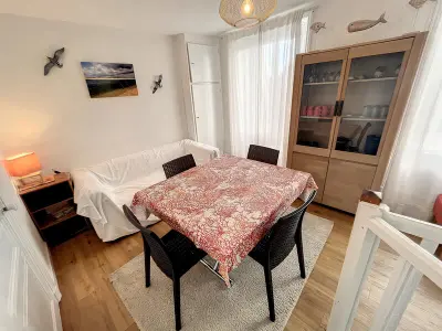 Appartement in Granville, Duplex Atypique avec Terrasse à 400m de la Plage et du Centre - L886974