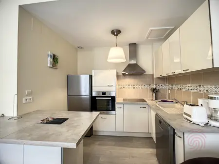 Appartement F3 avec Wifi et Parking proche Thermes, animaux acceptés à Lamalou-les-Bains - Photo 3