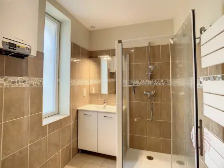 Appartement F3 avec Wifi et Parking proche Thermes, animaux acceptés à Lamalou-les-Bains - Photo 17