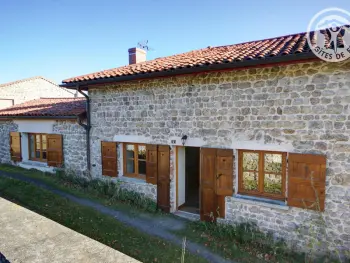 Gite à Essertines en Châtelneuf,Gîte cosy et lumineux avec fourneau, terrasse, parking, proche de Montbrison, accepté animaux FR-1-496-16 N°833523