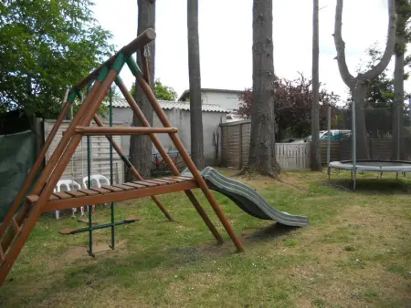 Gîte coquet avec piscine et jeux pour enfants à Saint-Haon-le-Châtel - Photo 11