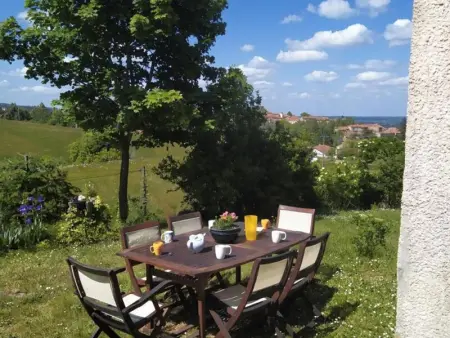 Gîte coquet avec piscine et jeux pour enfants à Saint-Haon-le-Châtel - Photo 24