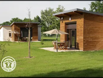 Gite à Veauchette,Chalets confortables au bord d'un étang avec terrasse, jardin et nombreuses activités. FR-1-496-78 N°833572