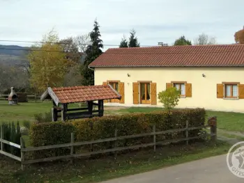 Gite à La Tuilière,Gîte de Charme en Rhône-Alpes : Terrasse, Cheminée, Jardin, Idéal Famille, Accessible PMR FR-1-496-93 N°833585