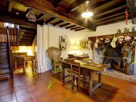 Gîte spacieux avec jardin et cheminée à Saint-Alban-les-Eaux - Photo 9