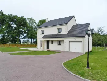 Casa rural en Grèges,Maison familiale avec jardin clos, proche de Dieppe, idéale PMR, 4 chambres, terrasse, parking privé FR-1-441-575 N°833664