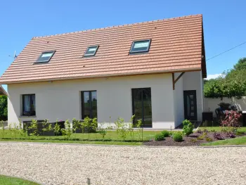 Gite à Vinnemerville,Gîte raffiné avec jardin privatif, 3 chambres, équipements modernes et accueil chaleureux à Vinnemerville FR-1-441-583 N°833670