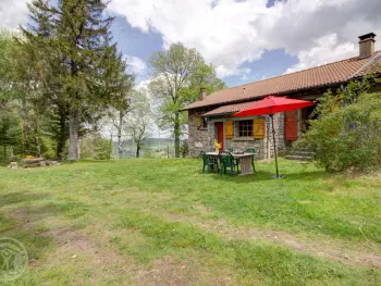 Gite à Jeansagnière,Chalet familial à 5 min des pistes de ski de Chalmazel, 3 chambres, cheminée, animaux acceptés FR-1-496-138 N°833686