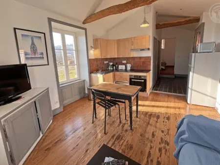 Gîte charmant avec piscine, jardin, et produits fermiers à Saint-André-d'Apchon - Photo 2