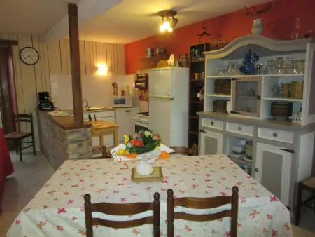 Charmante Maison au Bord de l'Étang avec Terrasse - Photo 4