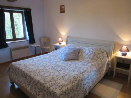 Charmante Maison au Bord de l'Étang avec Terrasse - Photo 8