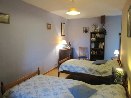 Charmante Maison au Bord de l'Étang avec Terrasse - Photo 11