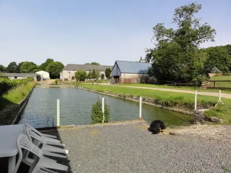 Charmante Maison au Bord de l'Étang avec Terrasse - Photo 16