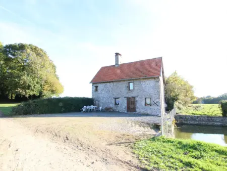Charmante Maison au Bord de l'Étang avec Terrasse - Photo 18