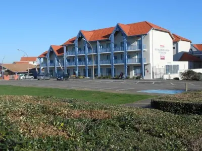 Appartement à Biscarrosse Plage, Appartement T3 avec piscine, sauna en front de mer à Biscarrosse Plage - L887078