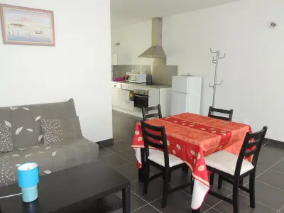 Maison à Les Sables d'Olonne, Maison T2 agréable avec cour privative, à 400m de la plage et proche commerces, quartier calme - L833848