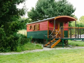 Gîte in Radon,Roulotte spacieuse avec terrasse, jardin et jeux, animaux acceptés FR-1-497-130 N°833850