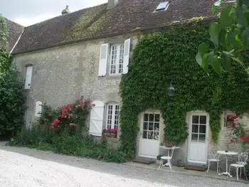 Orne, Gîte in Sarceaux, Maison de caractère avec jardin, proche d'Argentan, idéale pour pêche et détente en campagne FR-1-497-131 N°833855