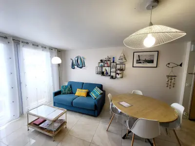 Appartement à Les Sables d'Olonne, Appartement Moderne au Centre-Ville, 150m Plage, WiFi, Confort Idéal pour Familles - L887104