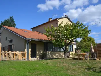 Gite à Chazelles sur Lyon,Gîte Familial 200m² avec Jardin, Terrasse, Jeux, et Confort Moderne à Chazelles-sur-Lyon FR-1-496-203 N°833888