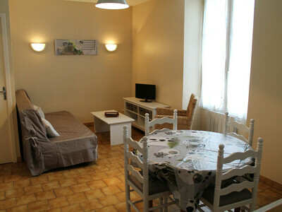 Location Appartement à La Roche Posay,T2 lumineux situé dans le centre-ville de La Roche-Posay FR-1-541-1 N°887133