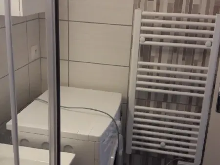 T2 lumineux au centre-ville de La Roche-Posay, proche thermes, avec Wi-Fi et lave-linge - Photo 11