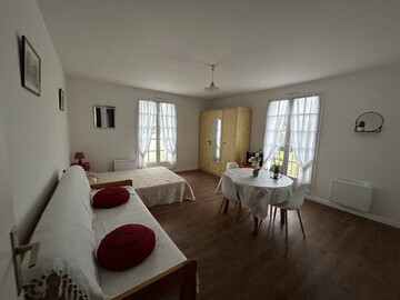 Location Appartement à La Roche Posay,Studio dans le centre-ville de La Roche-Posay FR-1-541-8 N°887140