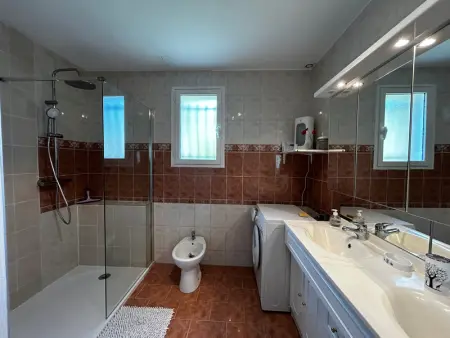 Maison avec jardin près des Thermes, 2 chambres, équipements modernes, à La Roche-Posay - Photo 2