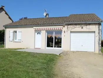 Casa en La Roche Posay,Maison de plain-pied avec jardin clôturé, proche Thermes St Roch - 3 chambres, WiFi, cuisine équipée FR-1-541-46 N°833919