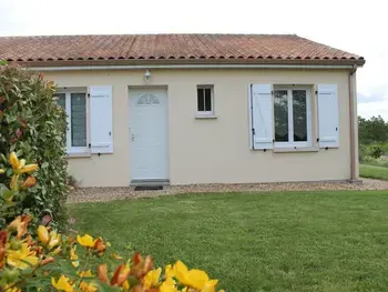 Casa en La Roche Posay,Maison avec Jardin proche Thermes comprenant Lave-linge et Lave-vaisselle FR-1-541-47 N°833920