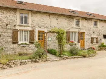 Casa rural en Baroville,Maison spacieuse avec jardin, terrasse, jeux pour enfants, dégustation de champagne et parking clos FR-1-543-2 N°833939