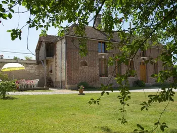 Casa rural en Bucey en Othe,Charmant Gîte à la Campagne avec Jardin Clôturé, Animaux Bienvenus, Proche de Troyes FR-1-543-8 N°833943