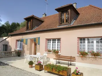 Casa rural en Saint Remy sous Barbuise,Gîte à Saint-Remy-sous-Barbuise avec grand jardin, proche de Troyes, idéal famille, 2-3 chambres FR-1-543-49 N°833968